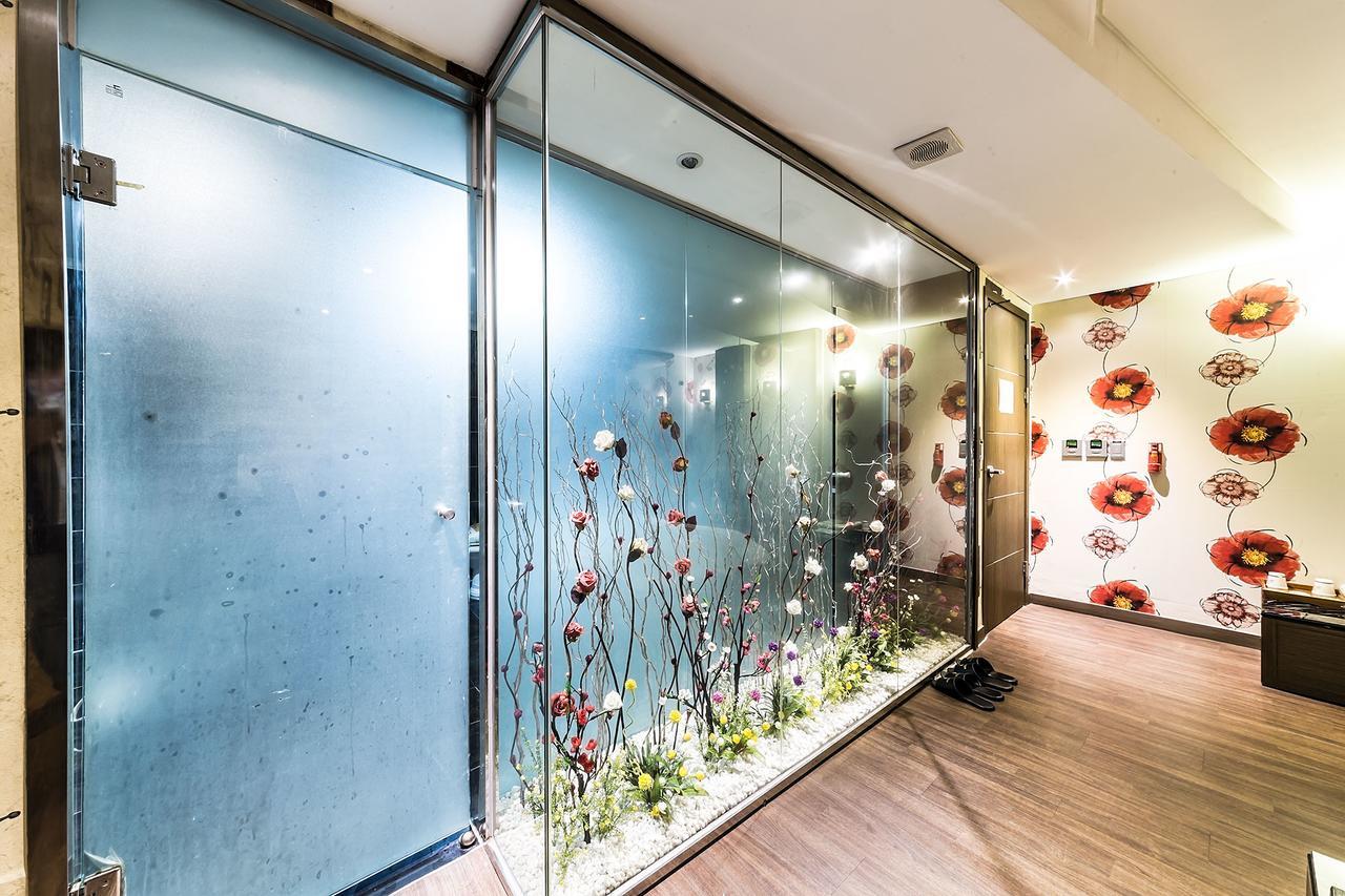 Flower Hotel 2*